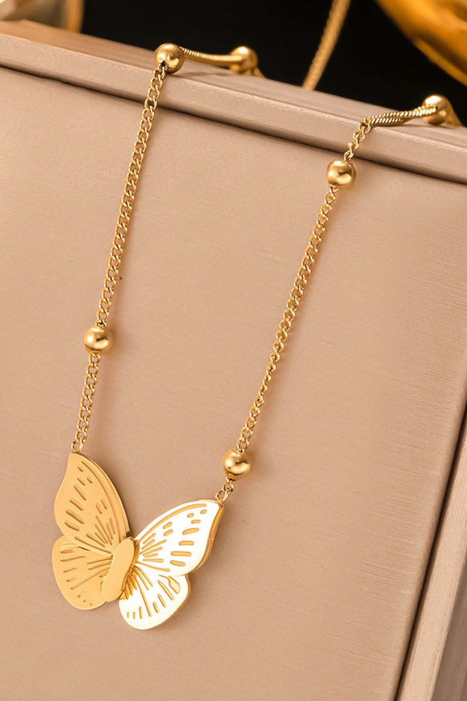 Golden Pearl Butterfly 18k Gold Non-Tarnish Stainless Steel Necklace
