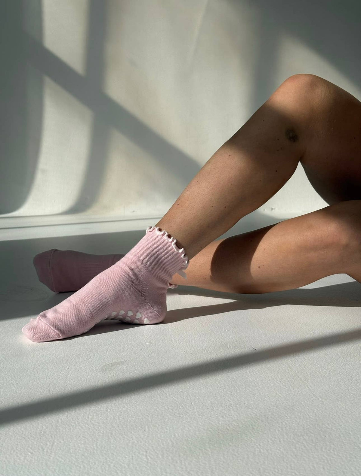 Ballet pink bow non slip grip sock for Pilates/yoga/barre